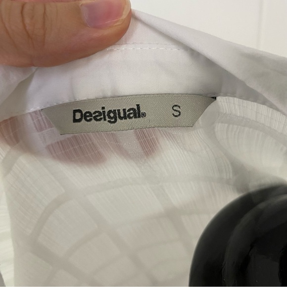 Desigual White Windowpane Ruffle Hem Side Cutout Tunic Top Semi Sheer Sz S - Picture 13 of 16